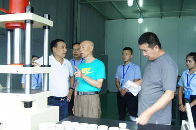 原解放軍防化院專家朱新文一行蒞臨靖泰指導，推動煙劑技術成果轉化落地
